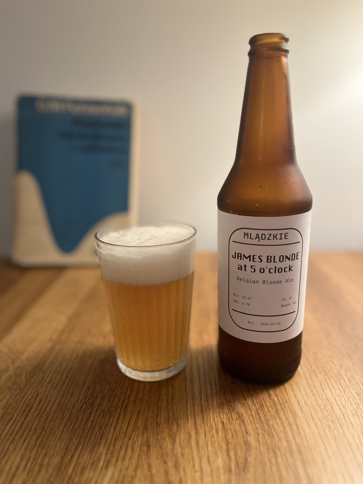 James Blonde at 5 o'clock